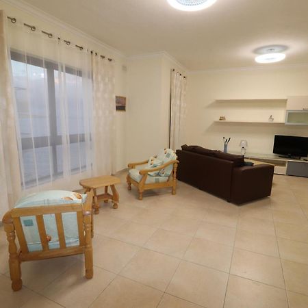 The Sea Just Across The Road - Flat 3 Apartment เซนต์พอลส์เบย์ ภายนอก รูปภาพ