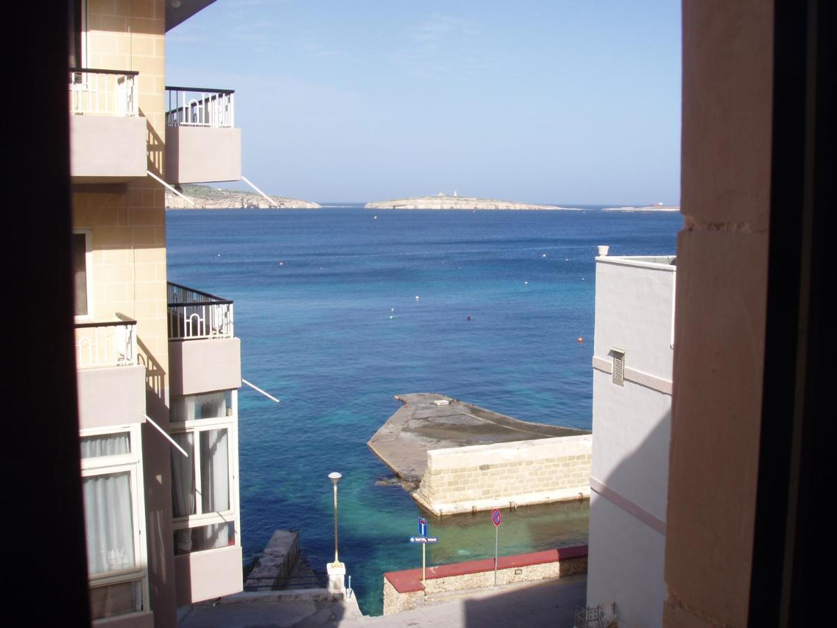 The Sea Just Across The Road - Flat 3 Apartment เซนต์พอลส์เบย์ ภายนอก รูปภาพ