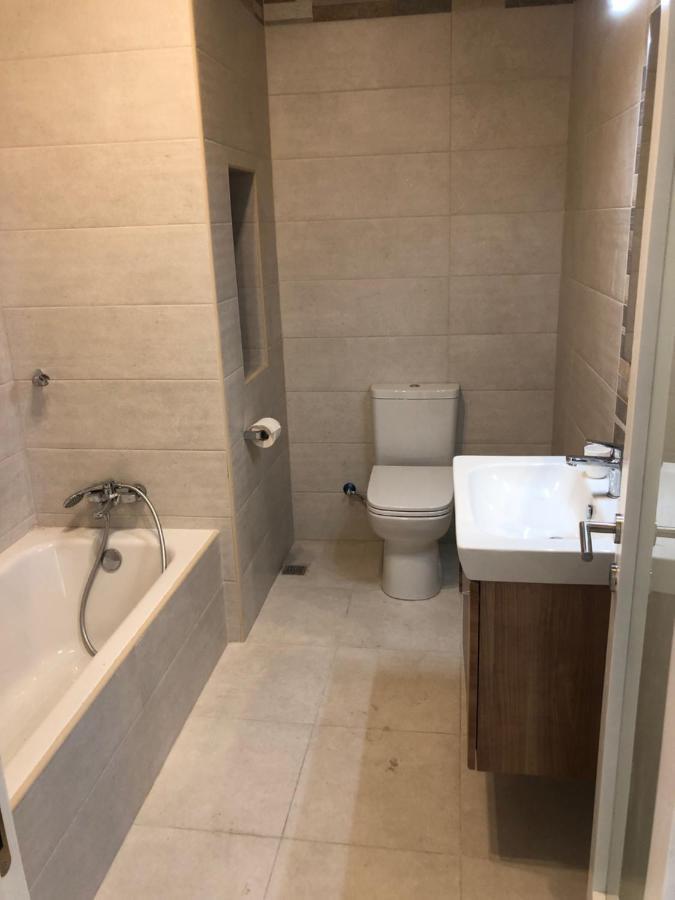 The Sea Just Across The Road - Flat 3 Apartment เซนต์พอลส์เบย์ ภายนอก รูปภาพ