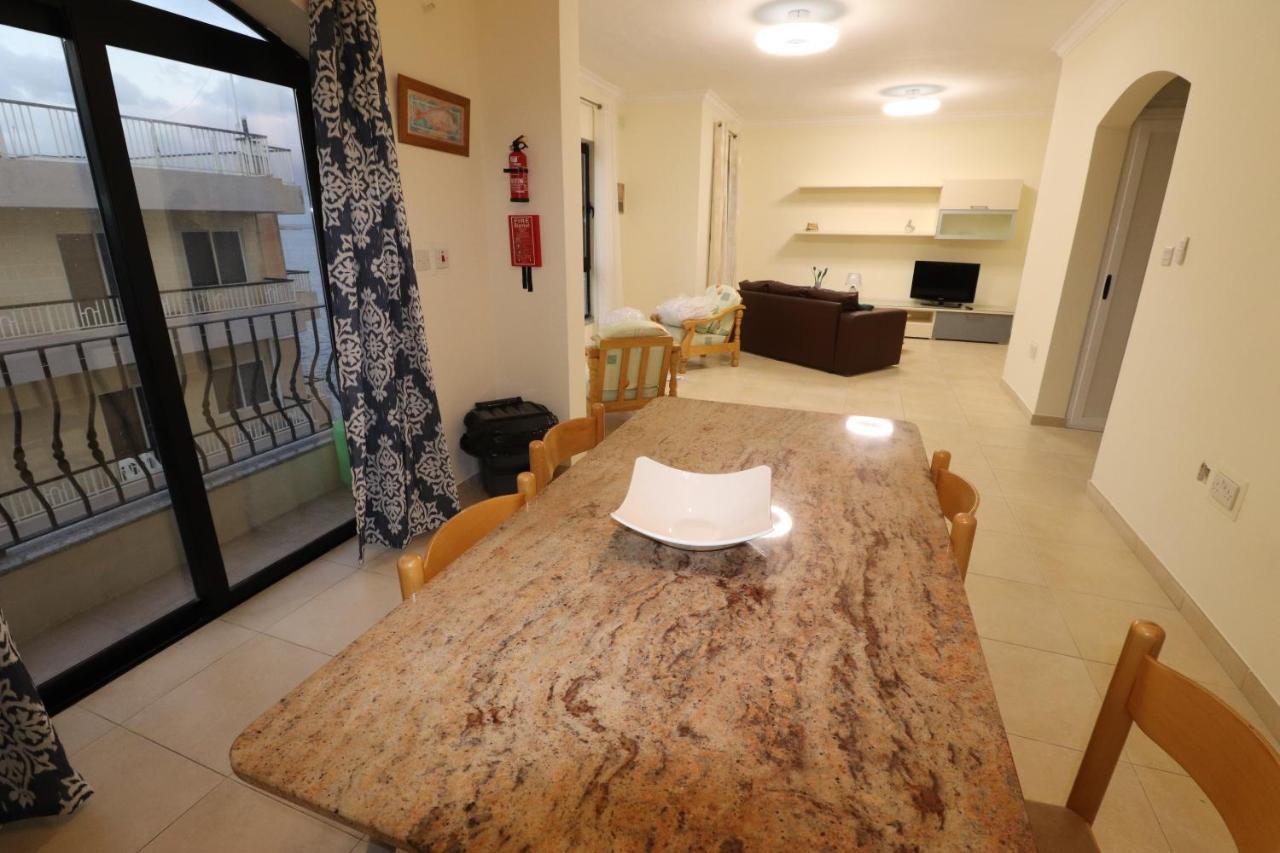 The Sea Just Across The Road - Flat 3 Apartment เซนต์พอลส์เบย์ ภายนอก รูปภาพ